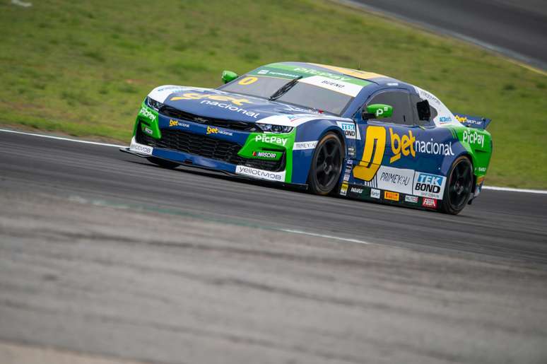 Cacá Bueno em ação pela NASCAR Brasil